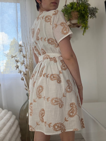 Robe "Rosalie" – Blanc & Beige